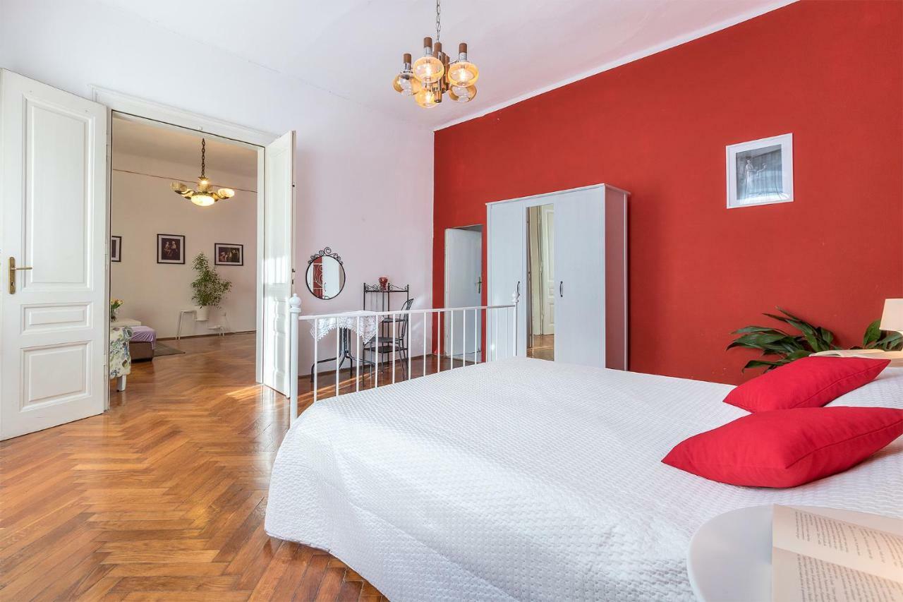 Pula City Center Big Apartment With Private Parking Esterno foto