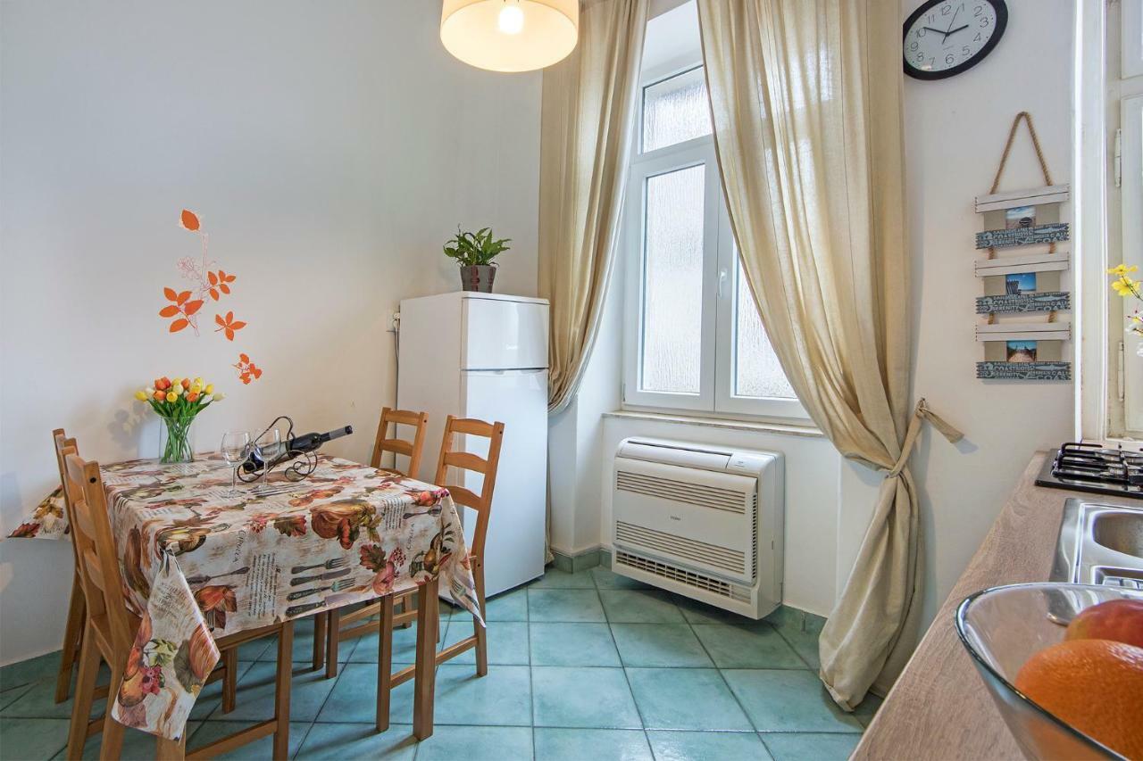 Pula City Center Big Apartment With Private Parking Esterno foto